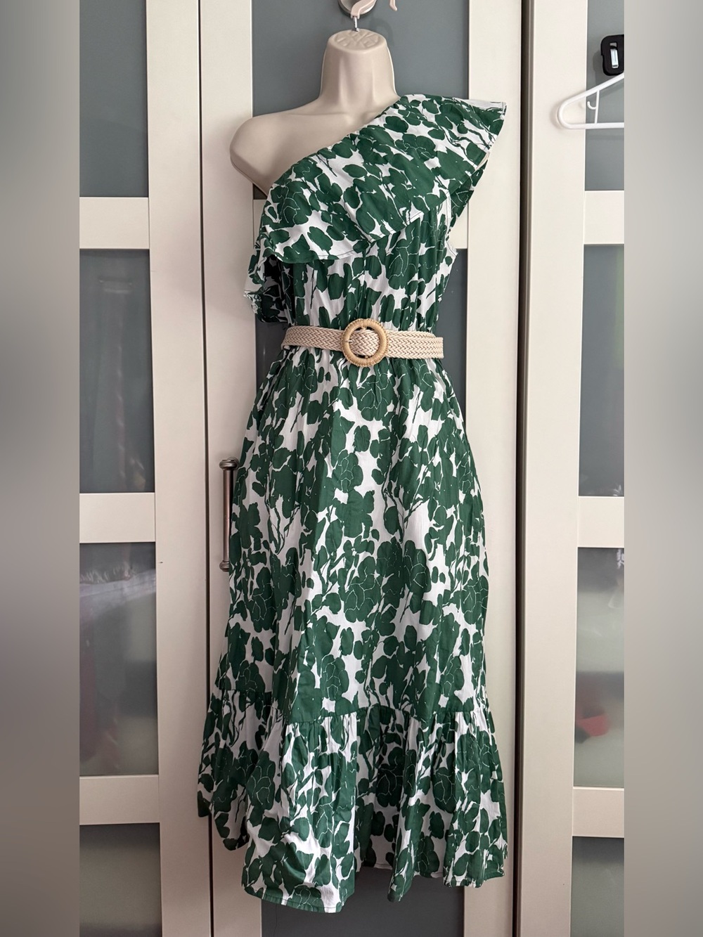 MANGO (MNG) Green & White Floral One-Shoulder Dress (Size Medium / USA 6)